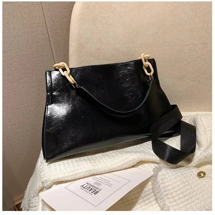 The Gia Link Bag