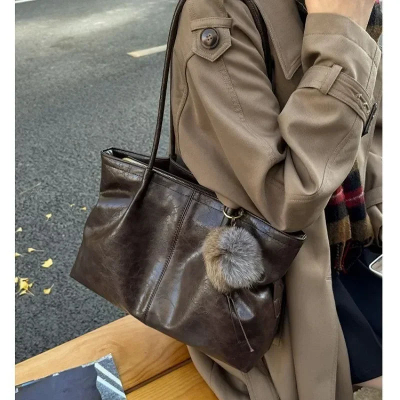 The Nora Classic Tote